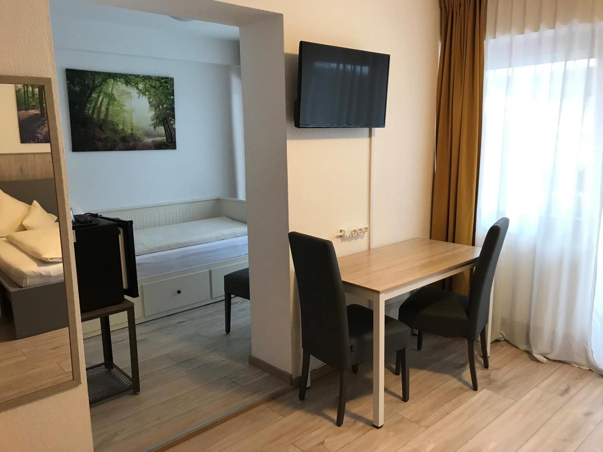 Abendruhe Hotel - Kontaktloser Check In Oberhaching Ngoại thất bức ảnh