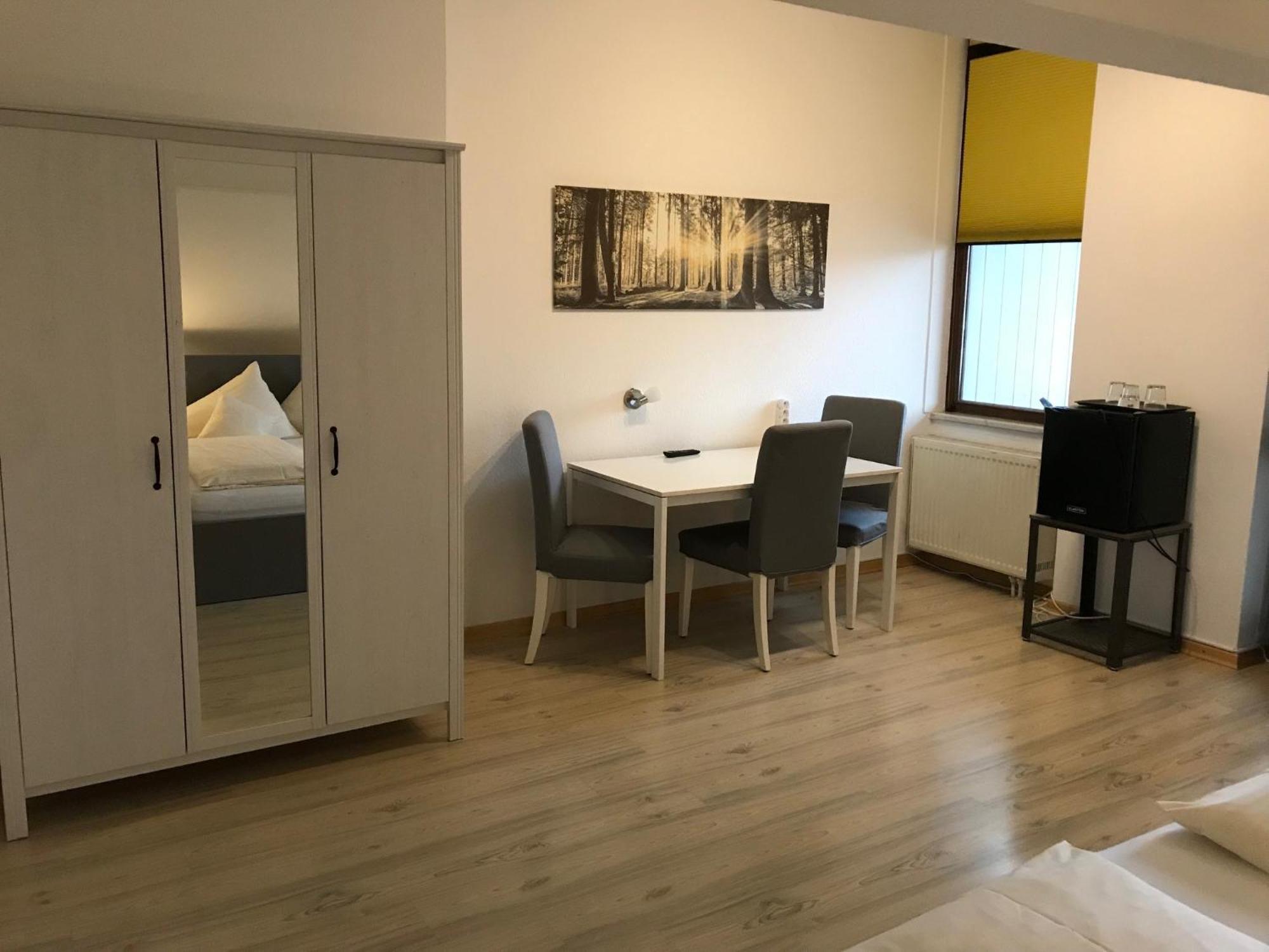 Abendruhe Hotel - Kontaktloser Check In Oberhaching Ngoại thất bức ảnh