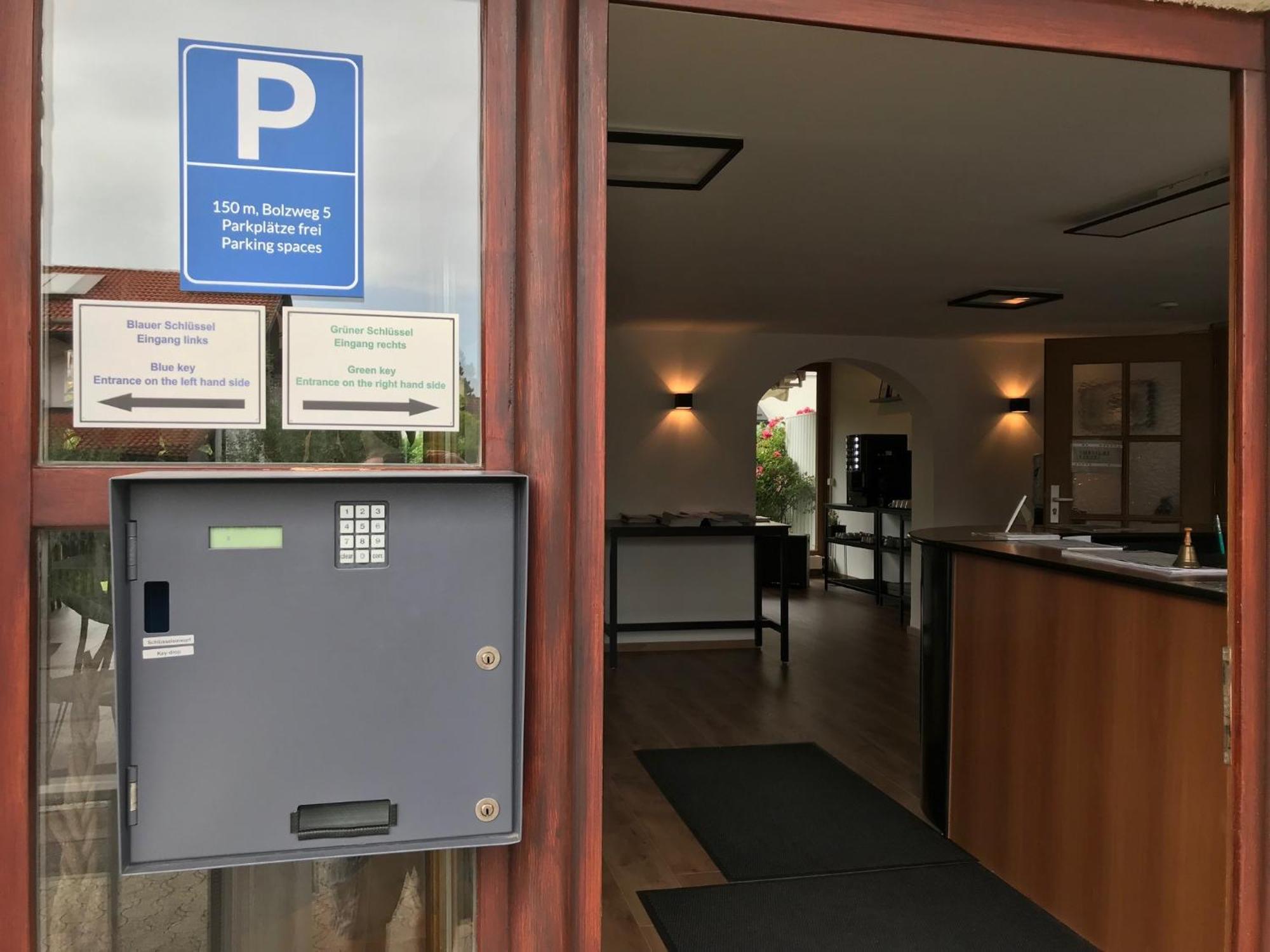 Abendruhe Hotel - Kontaktloser Check In Oberhaching Ngoại thất bức ảnh